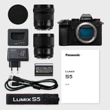 Panasonic LUMIX S DC-S5KCE-EG, Vollformatkamera, Allround-Set mit zwei Objektiven: S-R2060 (20-60 mm, F3,5-5,6) und S-S50 (50 mm, F1,8)